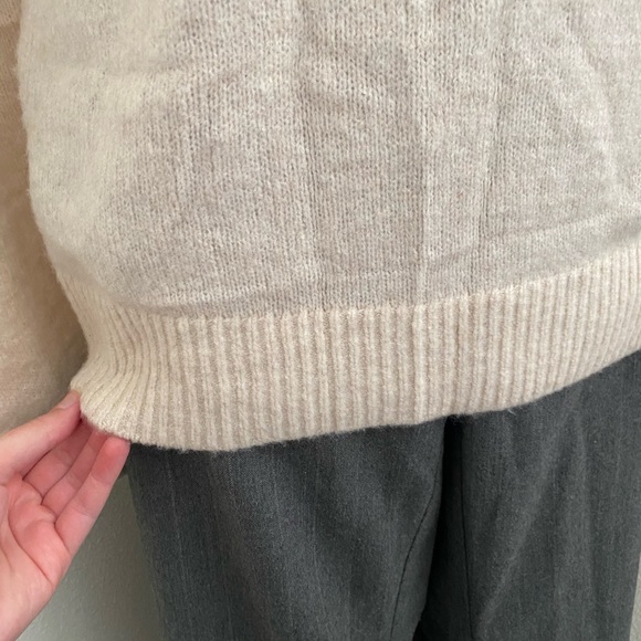 H&M Tan V-neck Sweater - Picture 9 of 13